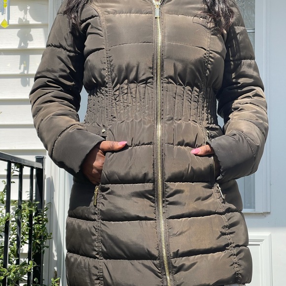 Puffer Jacket with Cinched Waist and Faux Fur Trim Hood - Picture 3 of 11